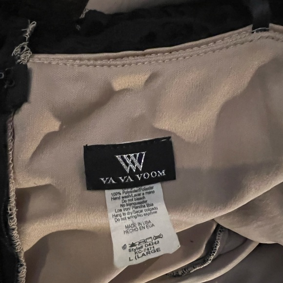 Va va voom dress.  Strapless, Black and cream colour.  size L Pre owner - Picture 4 of 7